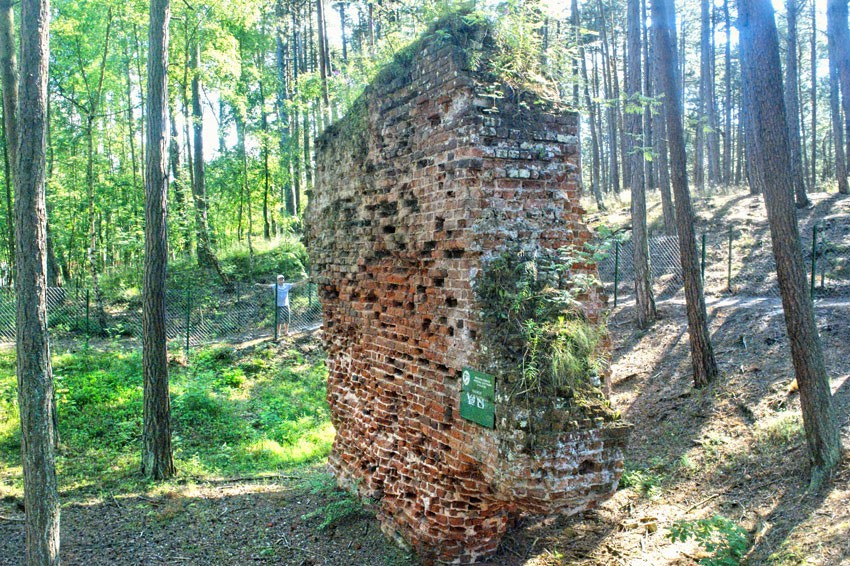 ŁEBA - Ruiny kościoła na wydmach