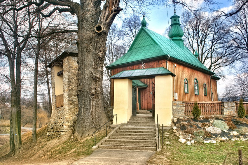 Dzwonnica i cerkiew